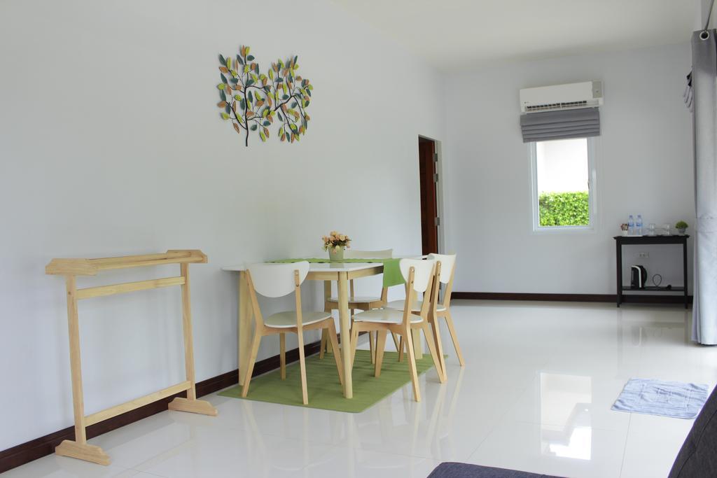 The Brass Villa Garden Resort Sattahip Exterior photo